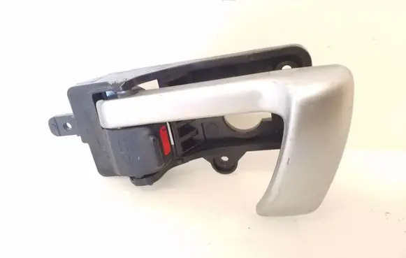 Hyundai Santa Fe Front door interior handle 82613CM000