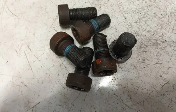 Opel Astra H Nuts/bolts 