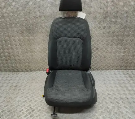 Volkswagen PASSAT B7 Front driver seat 3C8881105AL
