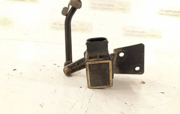 Mercedes-Benz ML W164 Air suspension front height level sensor 0105427717 1643200832