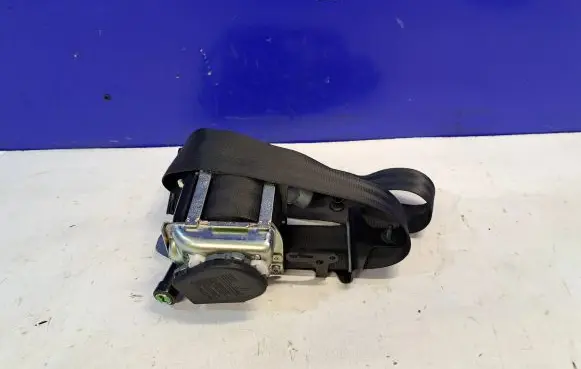 Volvo S60 Front seatbelt 39818844 P39818844