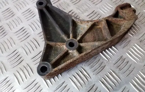 Opel Astra G Engine mounting bracket