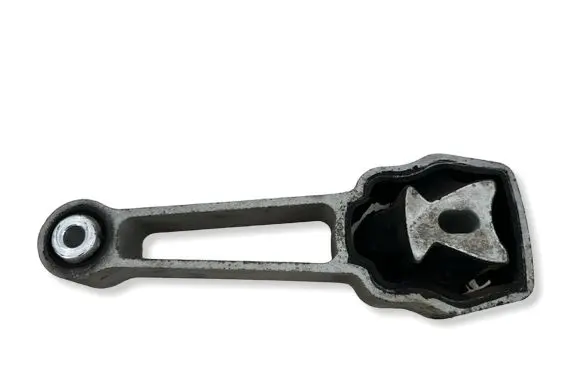 Volvo XC60 Engine mount bracket 30793322
