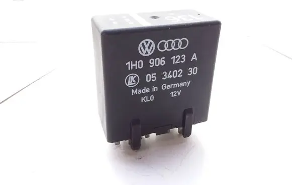 Audi 80 90 S2 B4 Hazard warning light relay 1H0906123A 05340230
