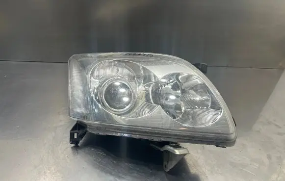 Toyota Avensis T250 Headlight/headlamp 0543