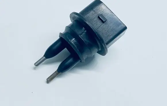 Volkswagen PASSAT B6 Windshield washer fluid level sensor 7M0919376