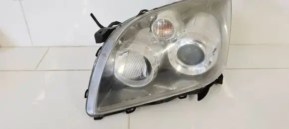 Toyota Avensis T250 Headlight/headlamp 35109