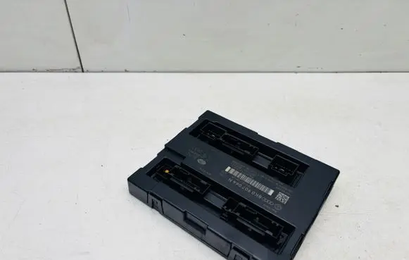 Audi A4 S4 B8 8K Comfort/convenience module 8K0907064N 5DK00991870 00002001