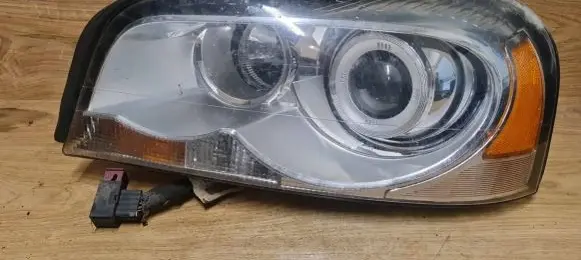 Volvo XC90 Headlight/headlamp 31217047