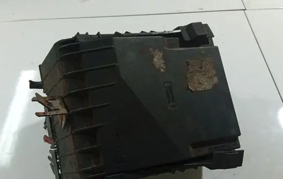 Volkswagen PASSAT B6 Fuse box set 