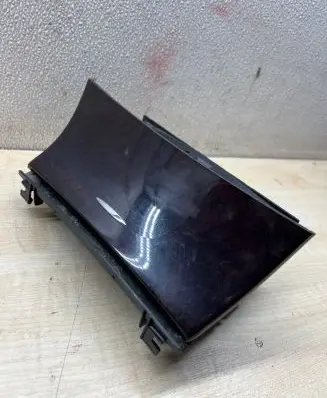 Mercedes-Benz E W211 Ashtray (front) 