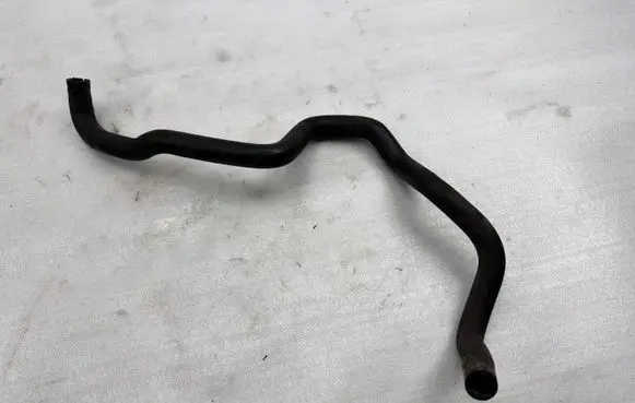 Volvo XC90 Engine coolant pipe/hose 31338302