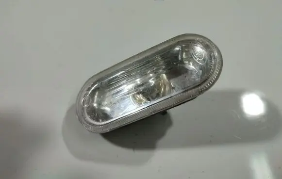 Front fender indicator light