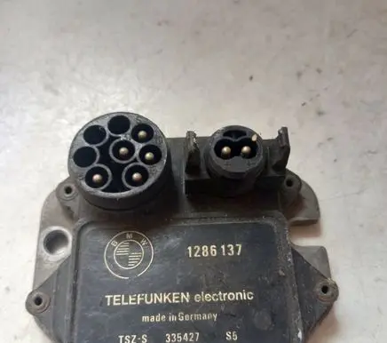 BMW 3 E36 Ignition amplifier control unit 1286137 335427