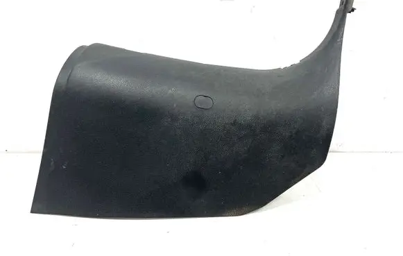 Foot area side trim