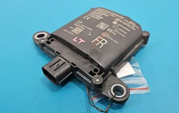 Toyota C-HR I Central body control module 88162F4031 IMPRK1588815
