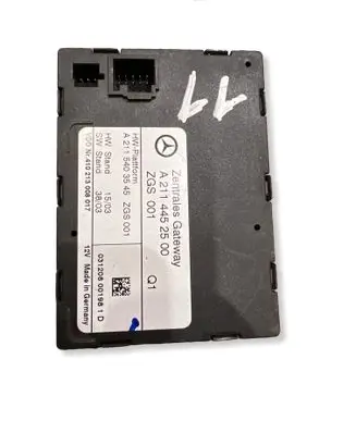 Mercedes-Benz S W221 Gateway control module A2114452500 2114452500 ZGS001