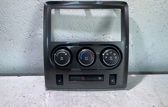 Dodge Challenger Climate control unit P55111952AA 11952CC90710227 61036A