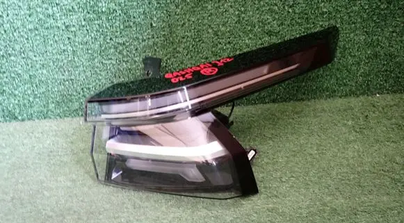 Nissan Qashqai J12 Rear/tail lights 