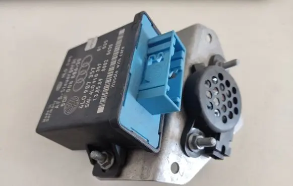 Audi A8 S8 D3 4E Light module LCM 4L0907357 4L0910357