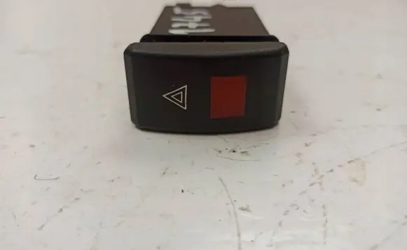 Skoda Octavia Mk1 (1U) Hazard light switch