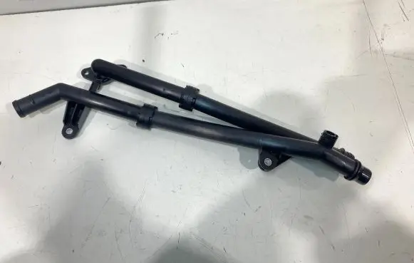 Engine coolant pipe/hose