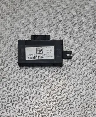 Peugeot 3008 II Door control unit/module 9833644180 20190213 0080279