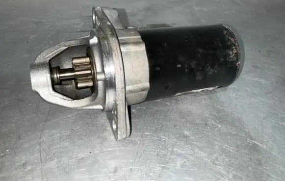 BMW 5 E60 E61 Starter motor 7526236