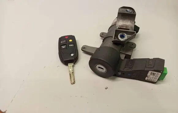Volvo XC90 Ignition lock 8626324 8673073 73760