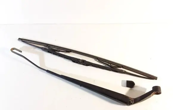 Toyota Corolla E120 E130 Front wiper blade arm 8522102120B 180653
