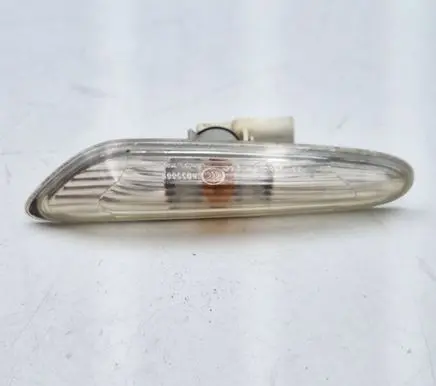 BMW X1 E84 Front fender indicator light 7253325 63137253325