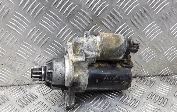 Volkswagen Jetta V Starter motor 0001121409