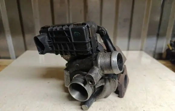 Peugeot 607 Turbo 4U3Q6K682BL