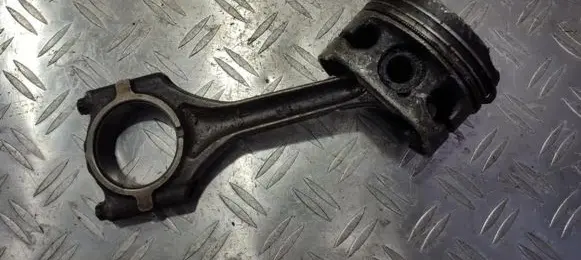 BMW 5 E39 Piston with connecting rod