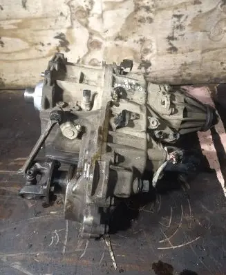 Nissan Pathfinder R51 Gearbox transfer box case Ea700 3126344732 Xnk