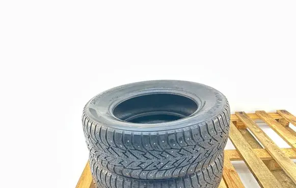 Audi A6 S6 C6 4F R17 winter/snow tires with studs 0285439 402S2MW2