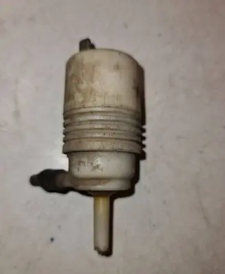 Volkswagen PASSAT B3 Windscreen/windshield washer pump 171955651