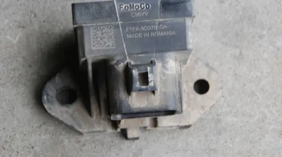 Ford Focus Air pressure sensor F1FA9D370GA