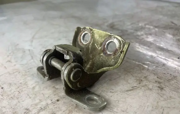 Daihatsu Sirion Rear door upper hinge 