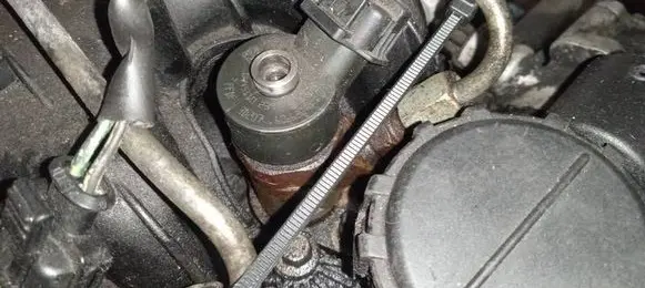Ford Focus C-MAX Fuel injector 0445110239