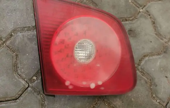 Volkswagen Phaeton Tailgate rear/tail lights 333621L