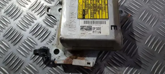 Lexus IS 200-300 Airbag control unit/module 8917053040 89170-53040