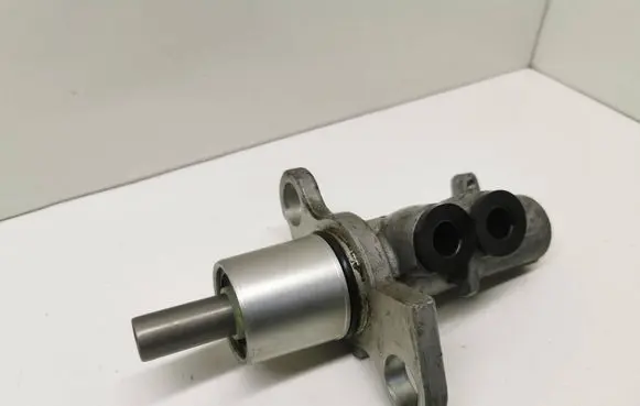 Audi A6 S6 C5 4B Master brake cylinder 4B0611301E