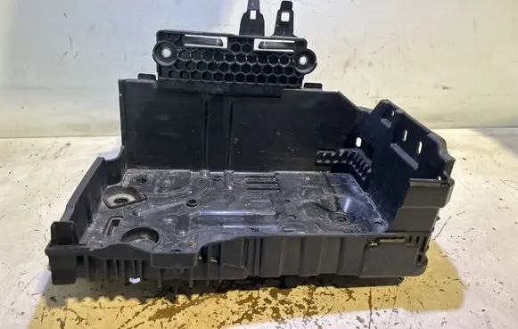 Jeep Avenger Battery box tray 9836759680