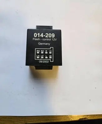 Volkswagen PASSAT B5 Tow bar relay 014209 092002