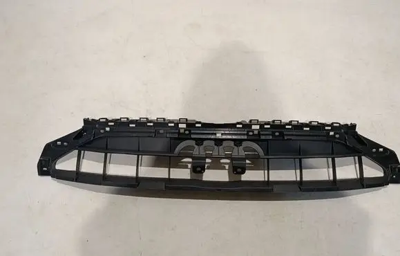 Audi A4 S4 B9 8W Front bumper upper radiator grill 8W0807233D