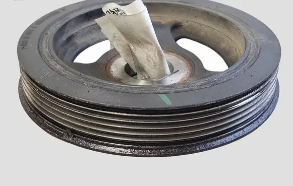 Ford C-MAX II Crankshaft pulley 9654961080