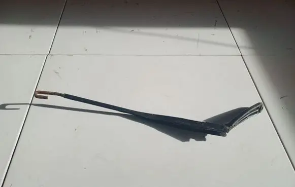 Renault Laguna II Front wiper blade arm
