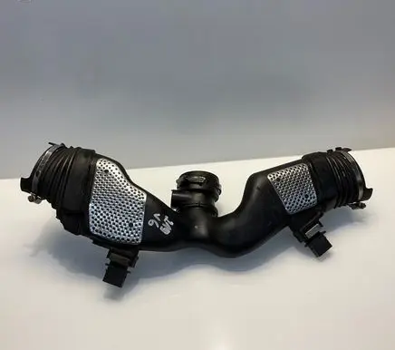 Mercedes-Benz CLS C219 Turbo air intake inlet pipe/hose A6420943497 6420943497