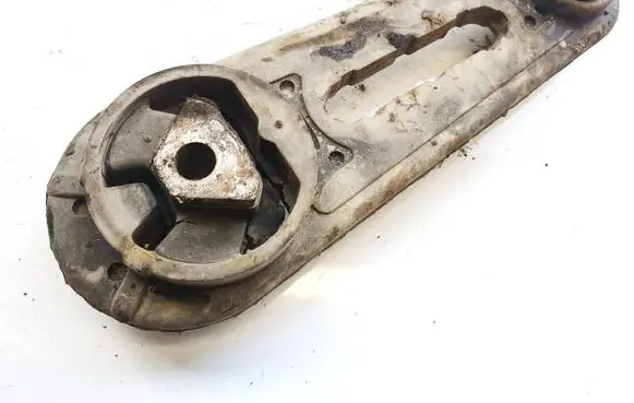 Engine mount bracket